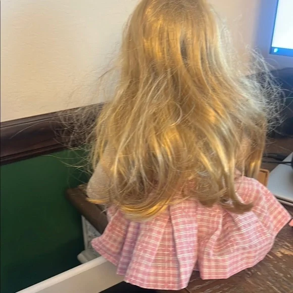 Blonde Doll with Pink Outfit - Picture 4 of 4